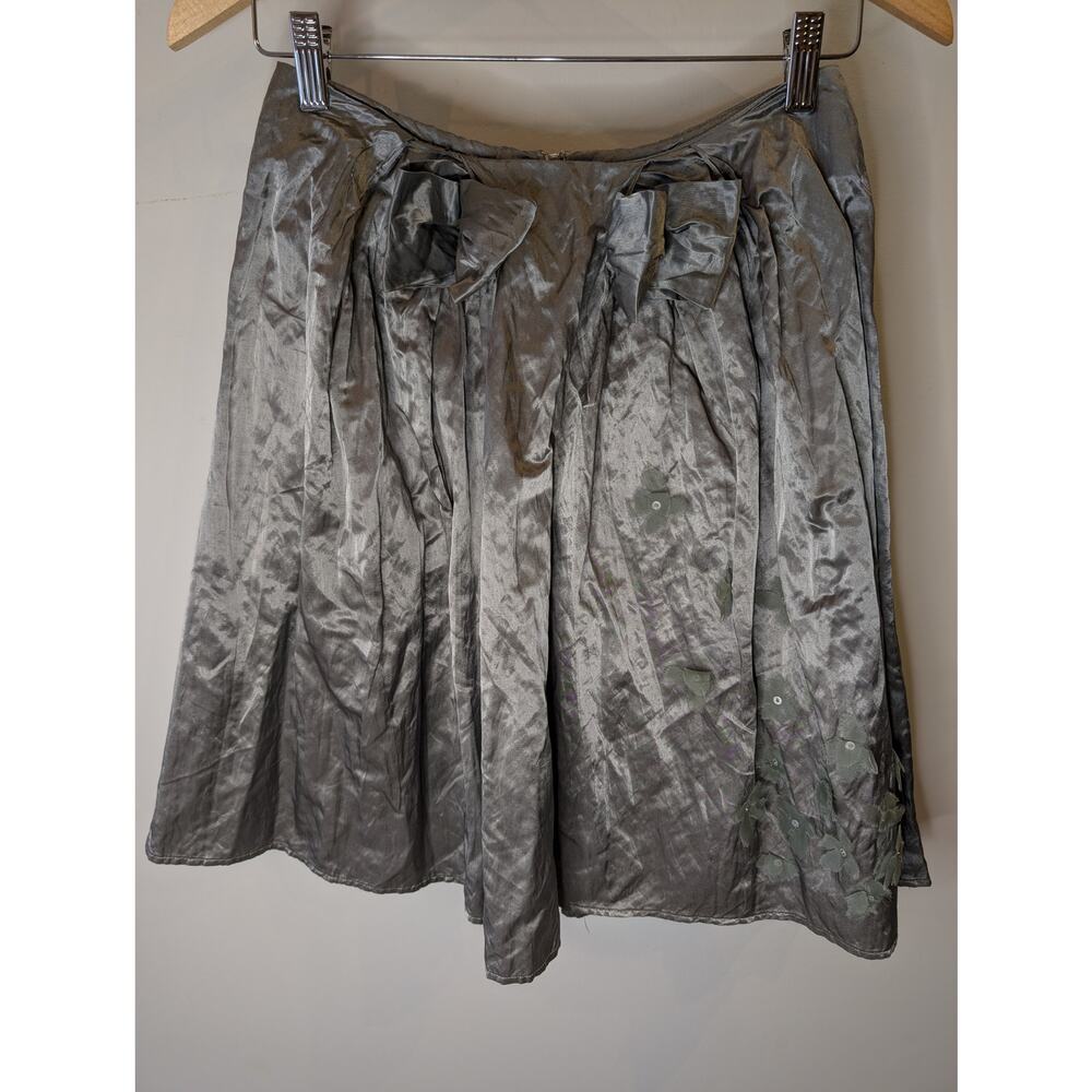 Silver Metallic Pleated Mini Skirt Bow Waist Floral Appliqué Sequin Size XS